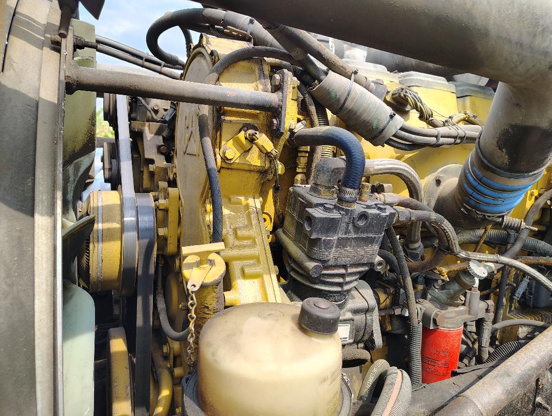 2005 PETERBILT 379 - Image 19